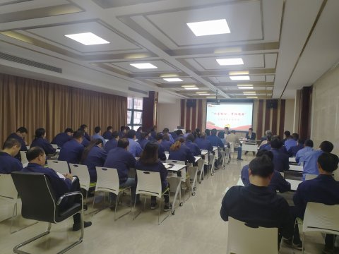 淮上區(qū)委副書(shū)記、區(qū)長(zhǎng)徐琨蒞臨盛世新能源作專(zhuān)題黨課宣講